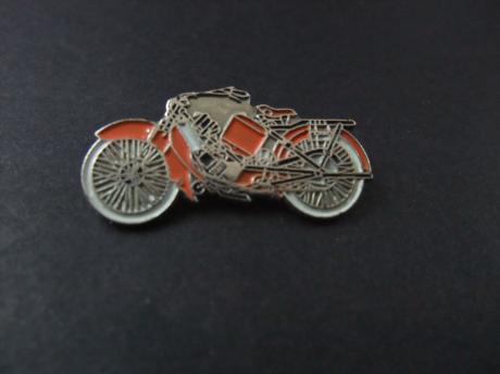Hildebrand & Wolfmüller, eerste motorfiets die in serie werd geproduceerd (Zweirad mit Petroleum oder Benzinmotorenbetrieb) oranje